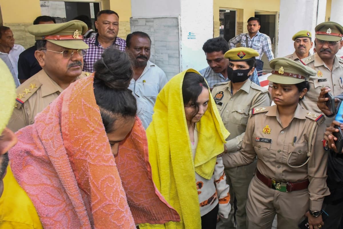 Saurabh Murder Case: जेल में बेचैनी और तनाव में मुस्कान और साहिल, ऐसे गुजर रही है रातें