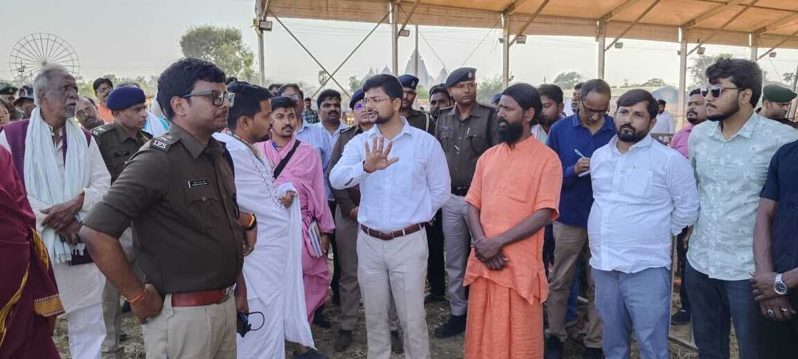 सहस्त्र चंडी महायज्ञ की तैयारी का डीएम व एसपी ने लिया जायजा, दिये आवश्यक दिशा-निर्देश