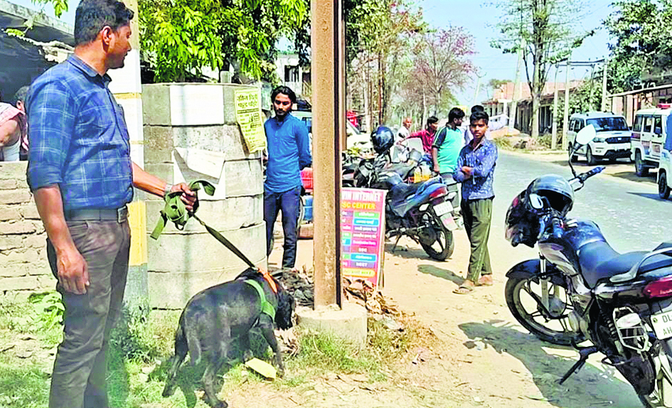 Hajipur News : मरीज बनकर आये बदमाशों ने बंधक बनाकर की लूटपाट