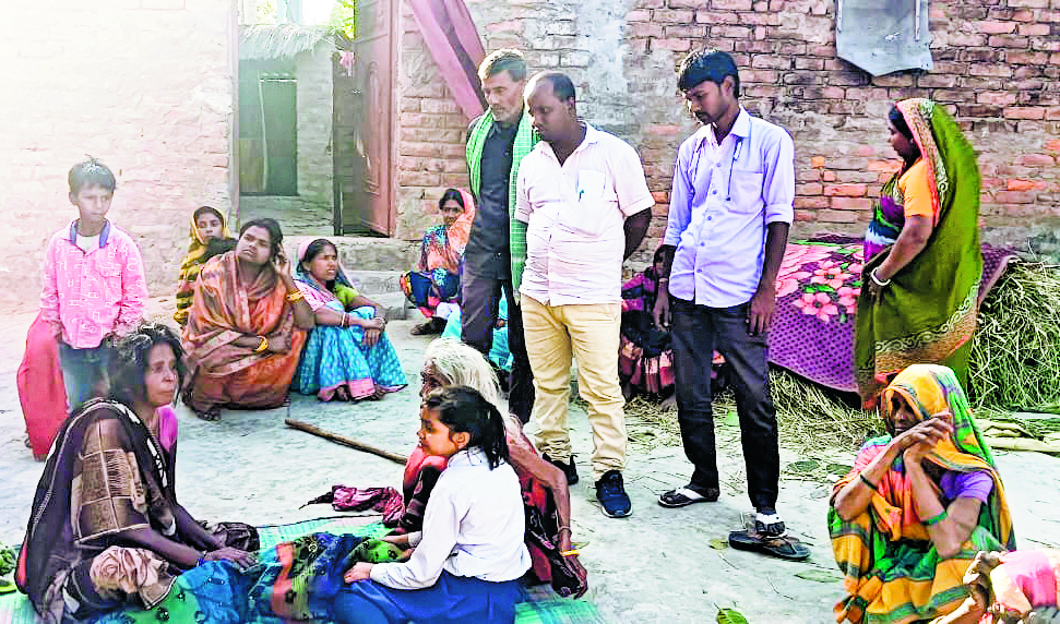 hajipur news. खेलने के दौरान तालाब में डूबने से बच्चे की मौत