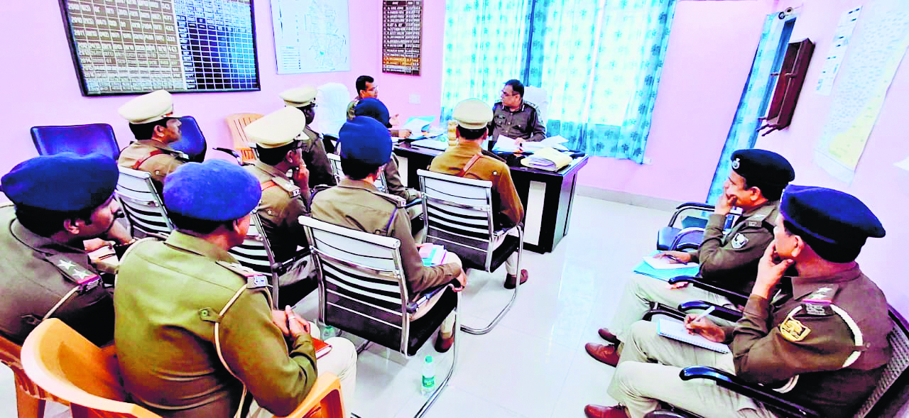 Ara News : डीआइजी ने किया एसडीपीओ कार्यालय का निरीक्षण, कई निर्देश