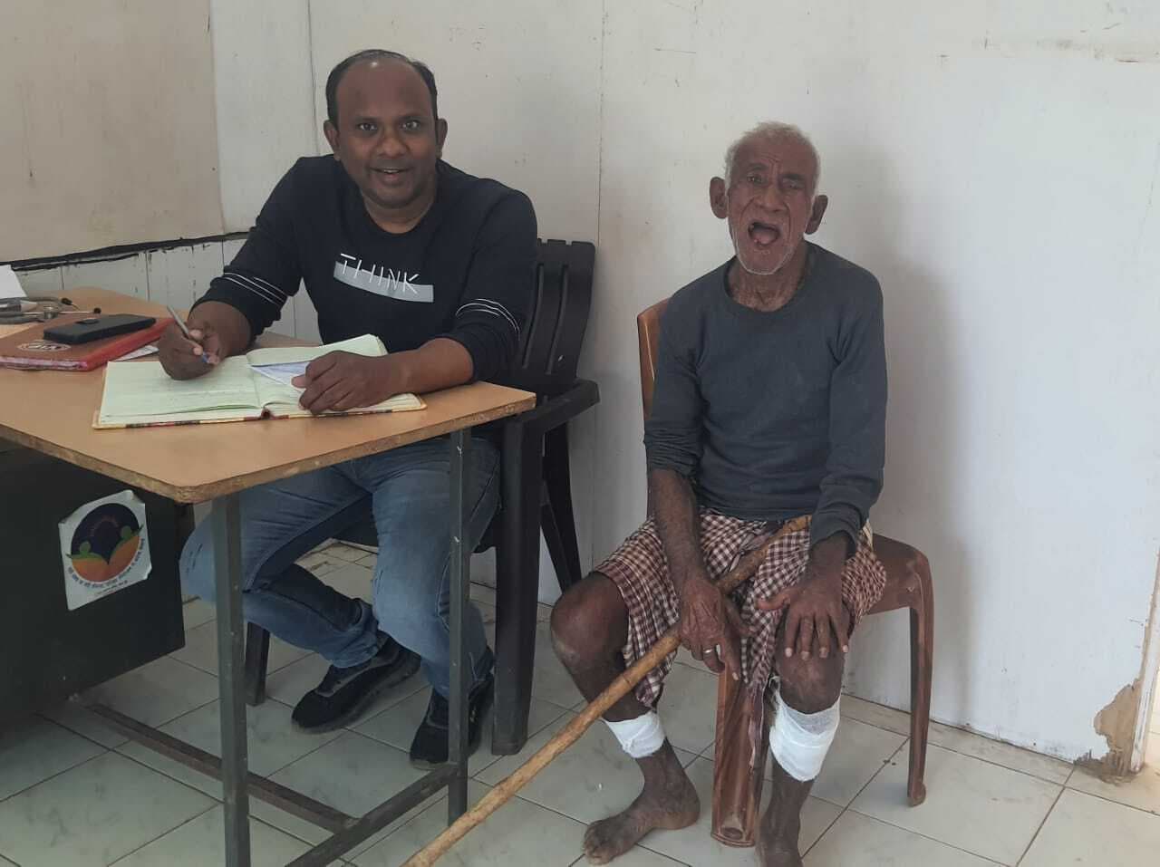 चापाकल से पटवन विवाद में बहू व बेटा ने वृद्ध को मारपीट कर किया घायल