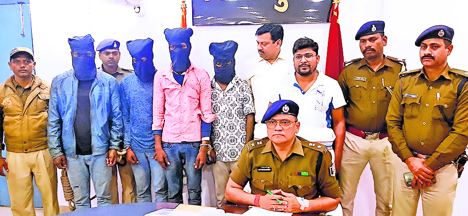 बहनोई ने रची थी घर में लूट की साजिश, चार बदमाश गिरफ्तार