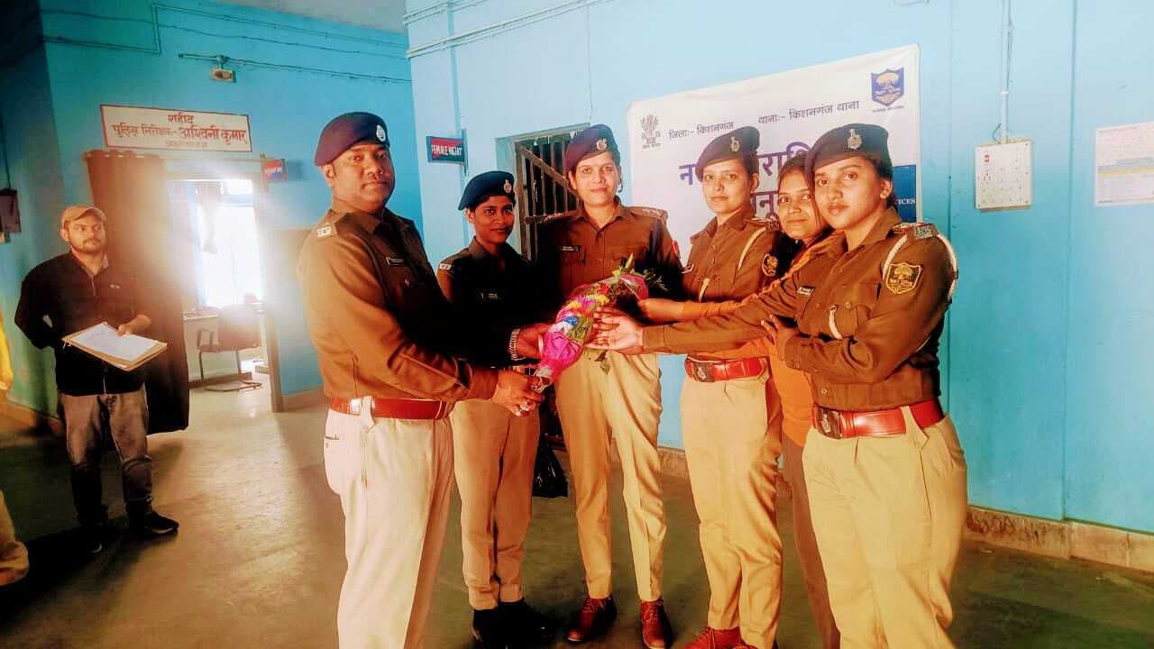 महिला पुलिस पदाधिकारी व कर्मियों किया सम्मानित
