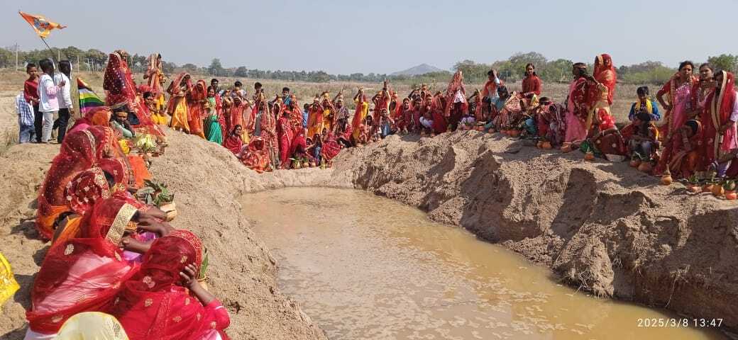 शिव परिवार की प्राण प्रतिष्ठा को लेकर निकली कलशयात्रा