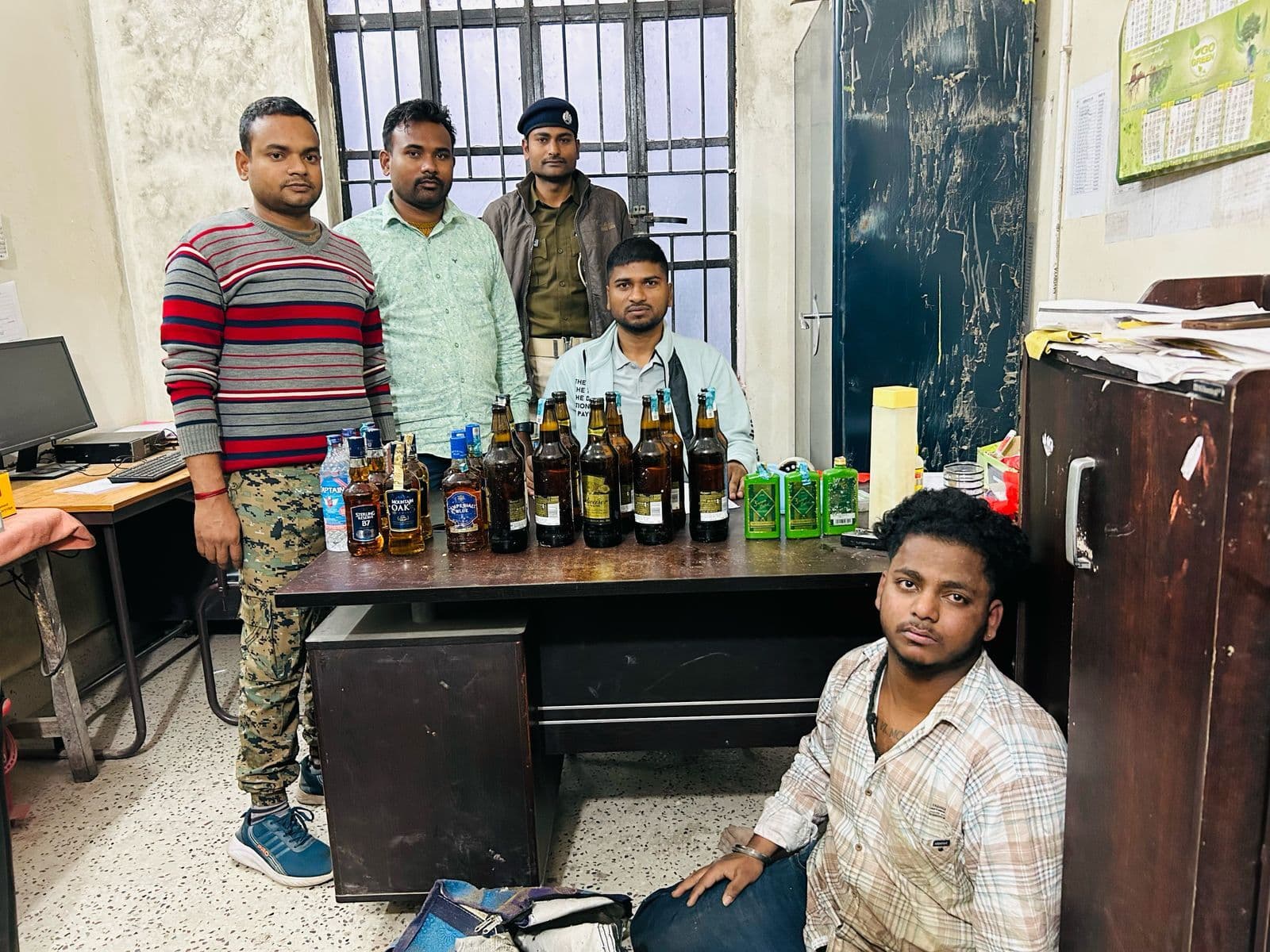 11 लीटर विदेशी शराब के साथ तस्कर गिरफ्तार