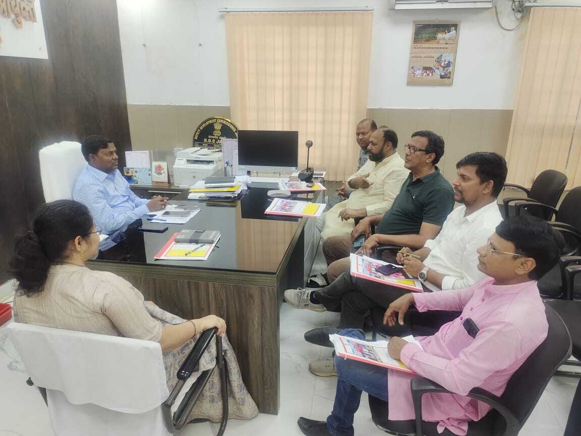 छूटे वोटरों का नाम जोड़ने में राजनीतिक दलों के प्रतिनिधियों से सहयोग करने की अपील