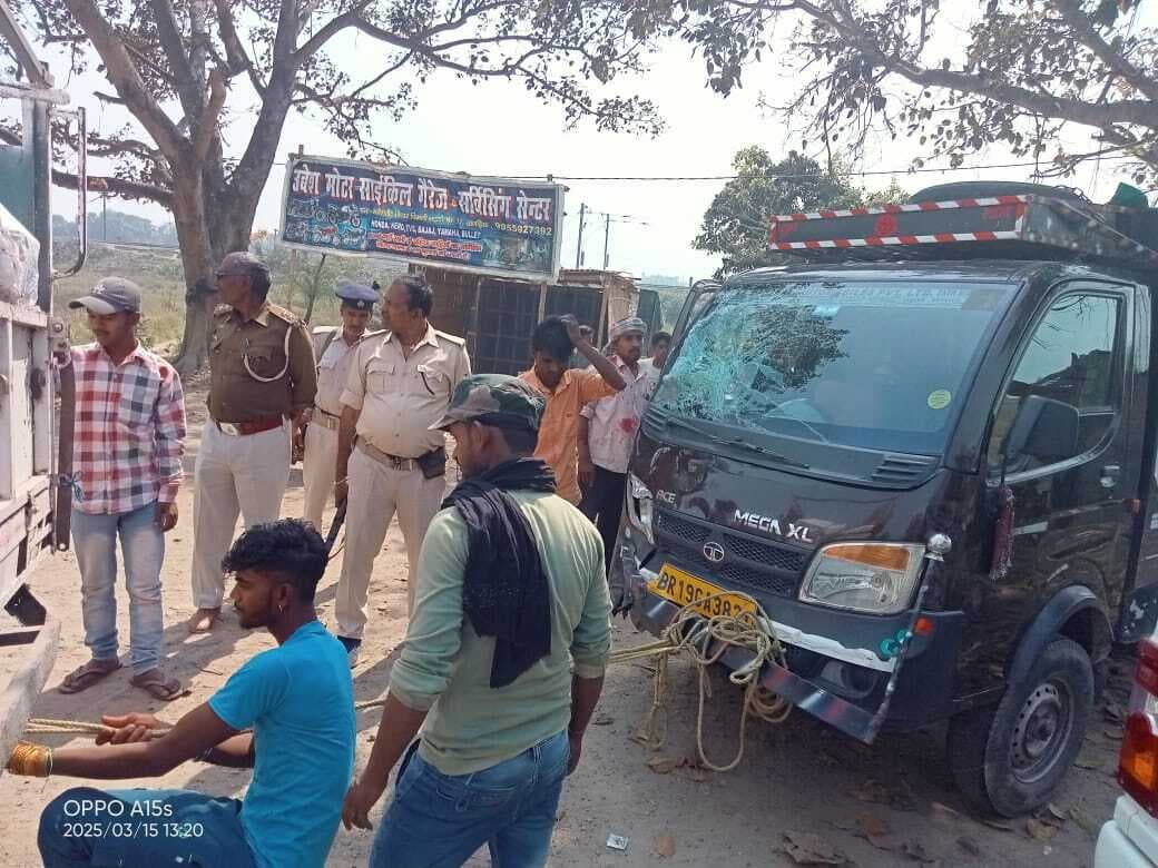महेशखूंट में बाइक सवार को अनियंत्रित मैजिक ने रौंदा, बाइक सवार की हुयी मौत