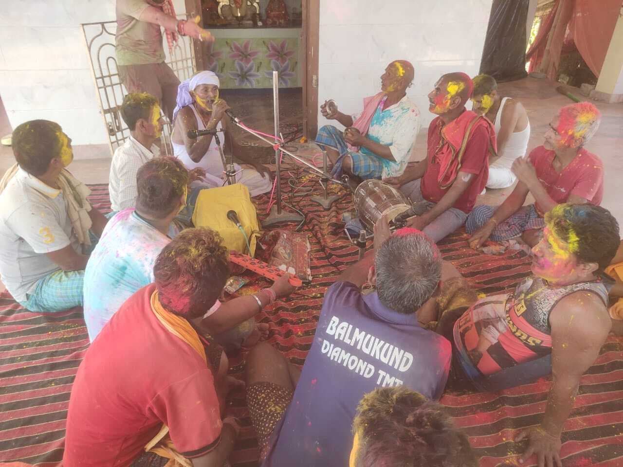 Darbhanga News : मिथिला में राम खेलथि होली, मिथिला में…