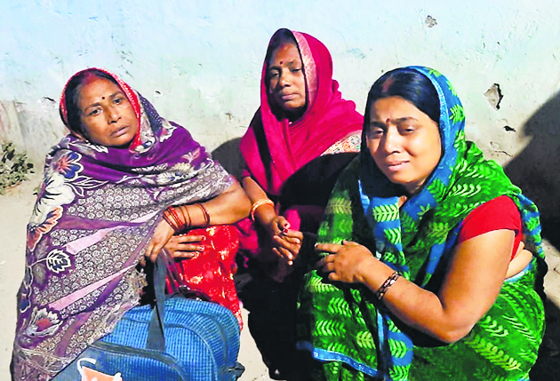 Hajipur News : ट्रक के धक्के से बाइक सवार पत्नी की मौत, पति घायल