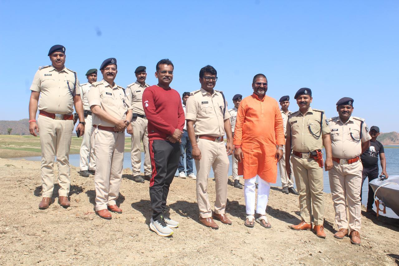 बीएमपी ट्रेनिंग सेंटर की चिह्नित भूमि का कमांडेंट ने किया निरीक्षण