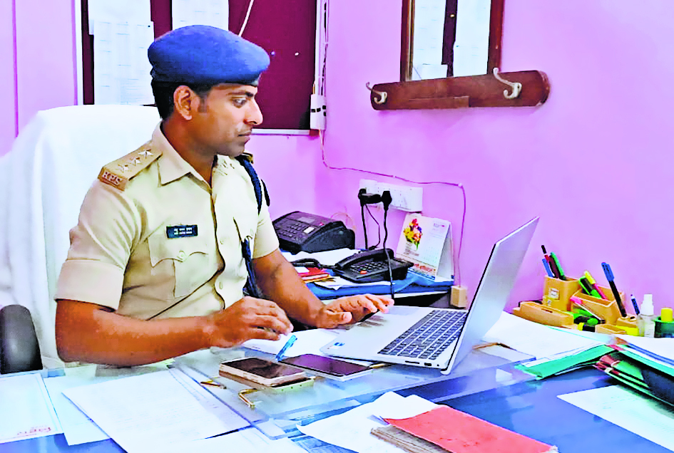hajipur news. तिरहुत रेंज में इ-ऑफिस पर काम करने वाला पहला जिला बनी वैशाली