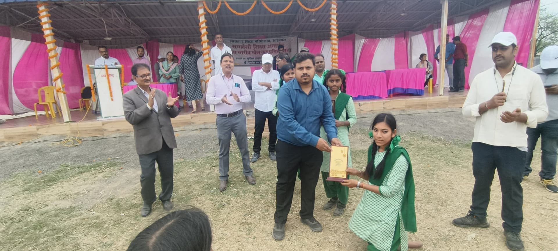 दिव्यांगों के लिए आयोजित जिलास्तरीय खेलकूद प्रतियोगिता में प्रशाक हेंब्रम अव्वल