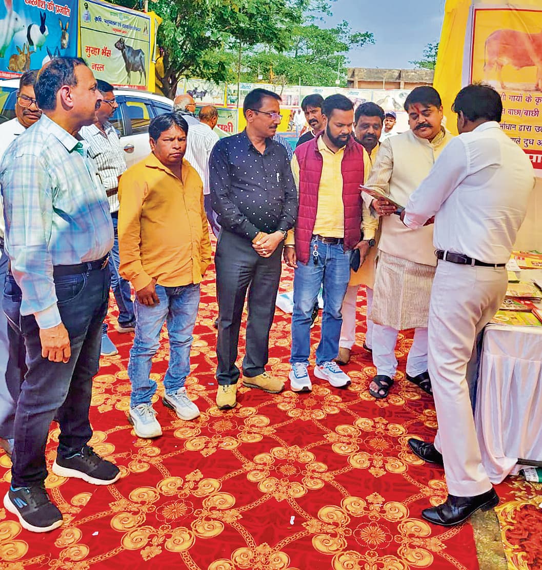 Ranchi News : पशुपालकों के बीच 50 लाख की परिसंपत्ति का वितरण