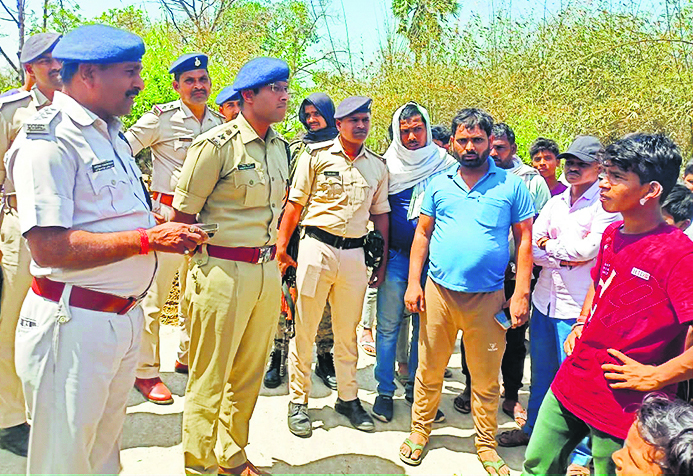 Chhapra News : युवक की हत्या के मामले में तीन आरोपित गिरफ्तार