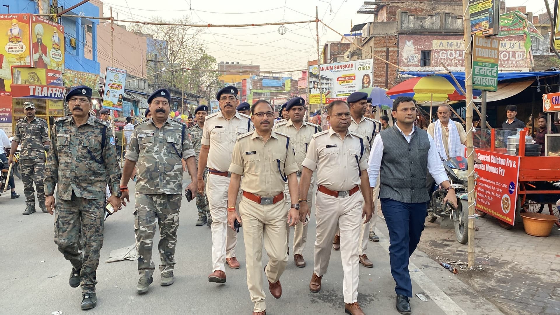 Giridih News: पूरी तरह से अलर्ट है पुलिस-प्रशासन, चप्पे-चप्पे पर नजर