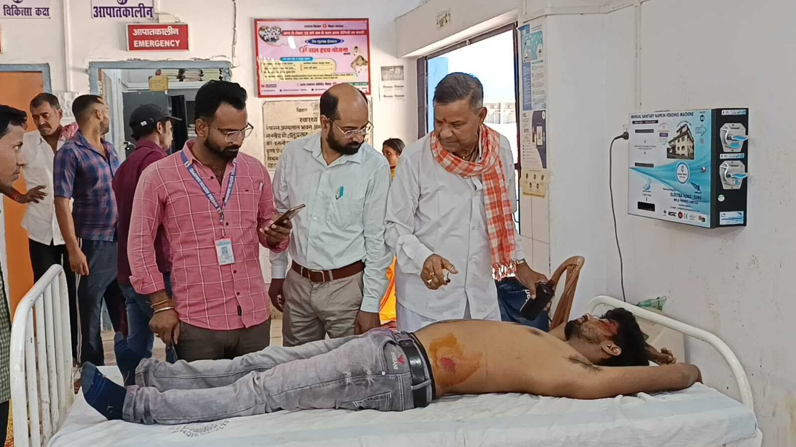 बाइक पलटने से चालक हुआ जख्मी