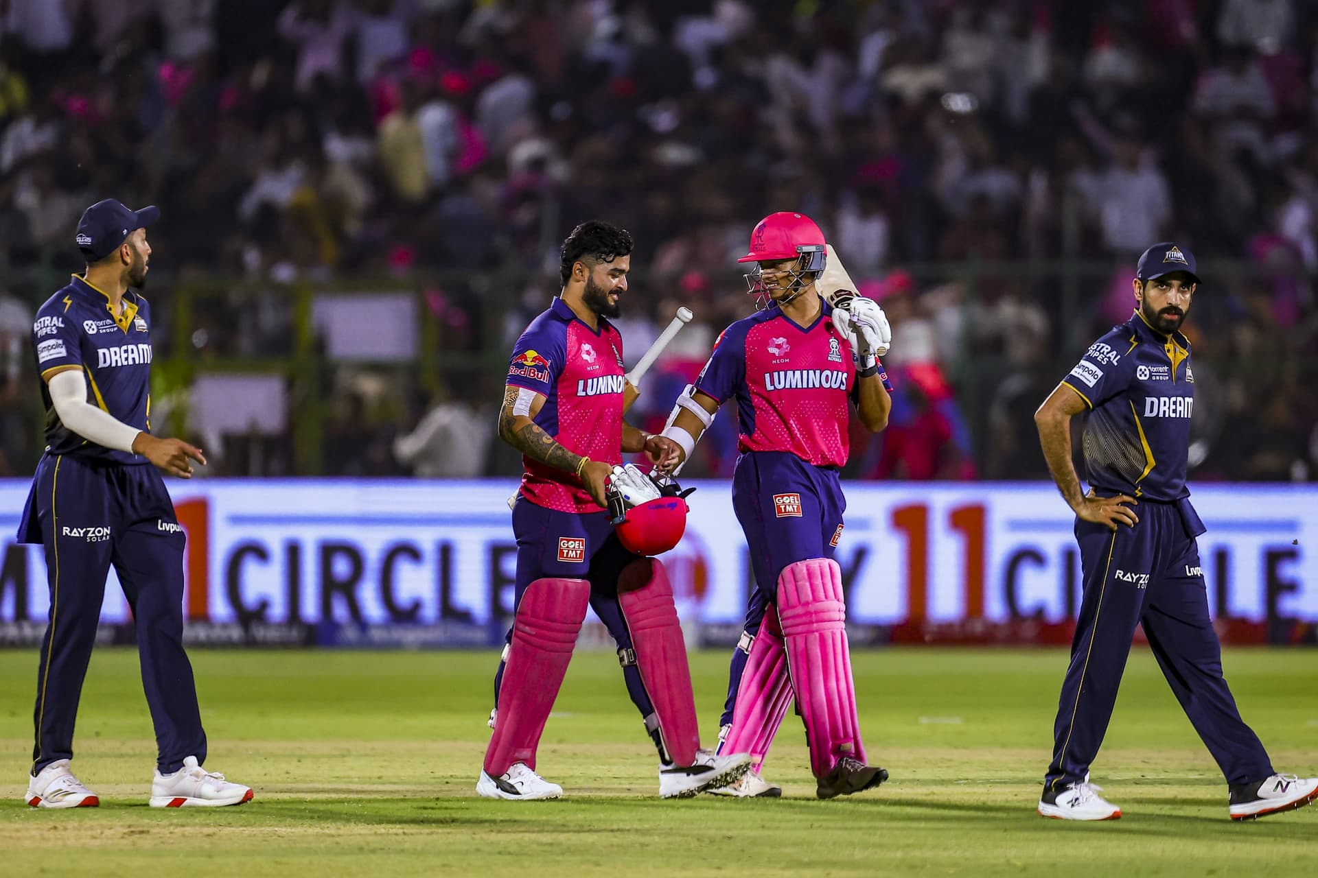 IPL इतिहास के रिकॉर्ड बुक में राजस्थान ने किया बड़ा उलटफेर, GT के खिलाफ जीत से सितारे हुए बुलंद
