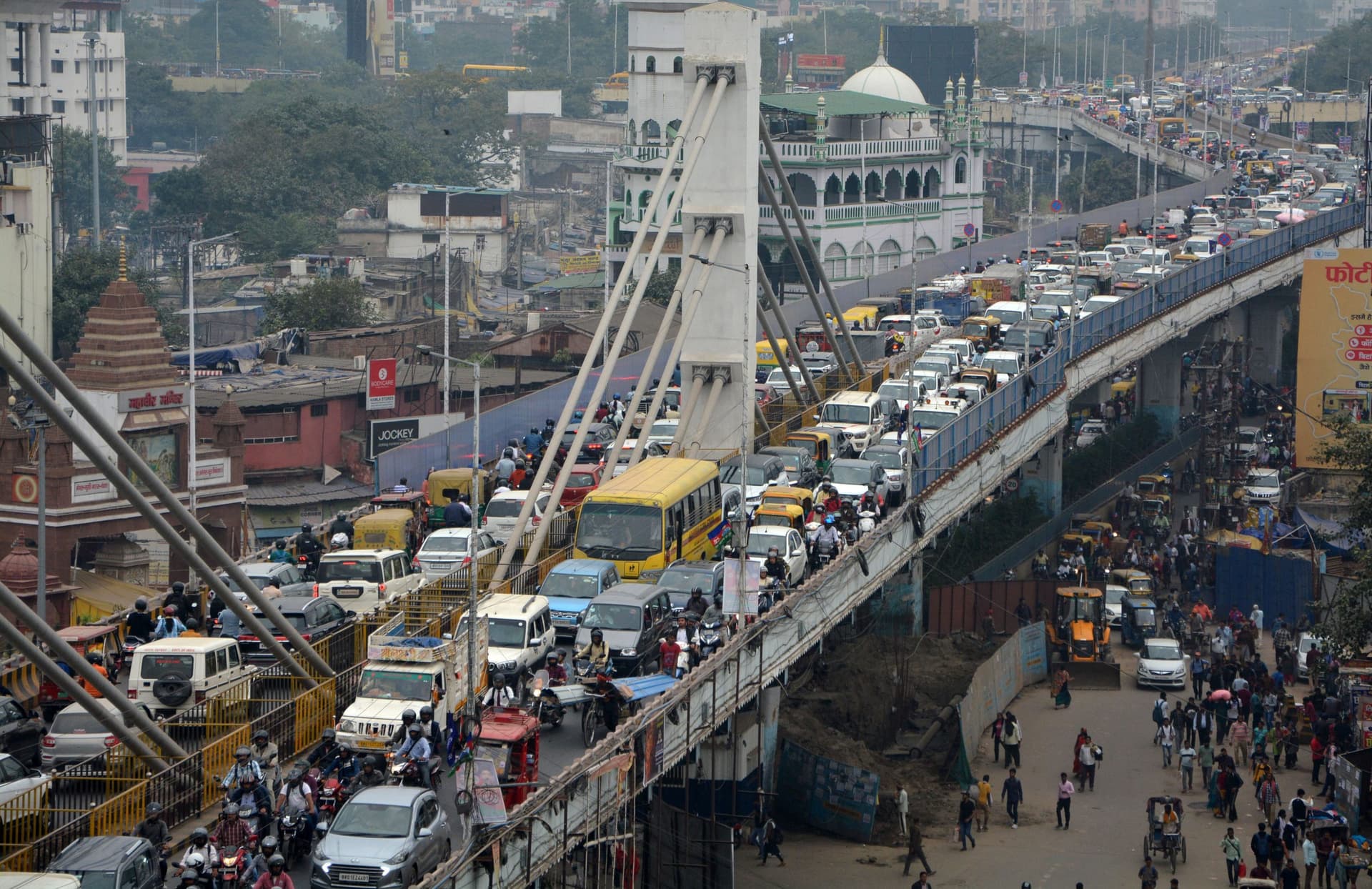 Patna : रेलवे स्टेशन के पास फैली गन्दगी और ट्रैफिक जाम पर हाईकोर्ट नाराज, अधिकारियों से मांगी रिपोर्ट