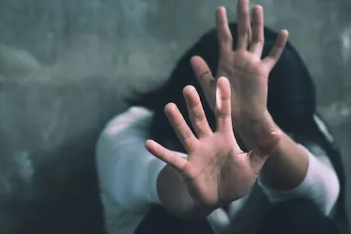भाई के सामने लूटी बहन की इज्जत, फिल्मी स्टाइल में मौके पर पहुंची पुलिस और फिर…