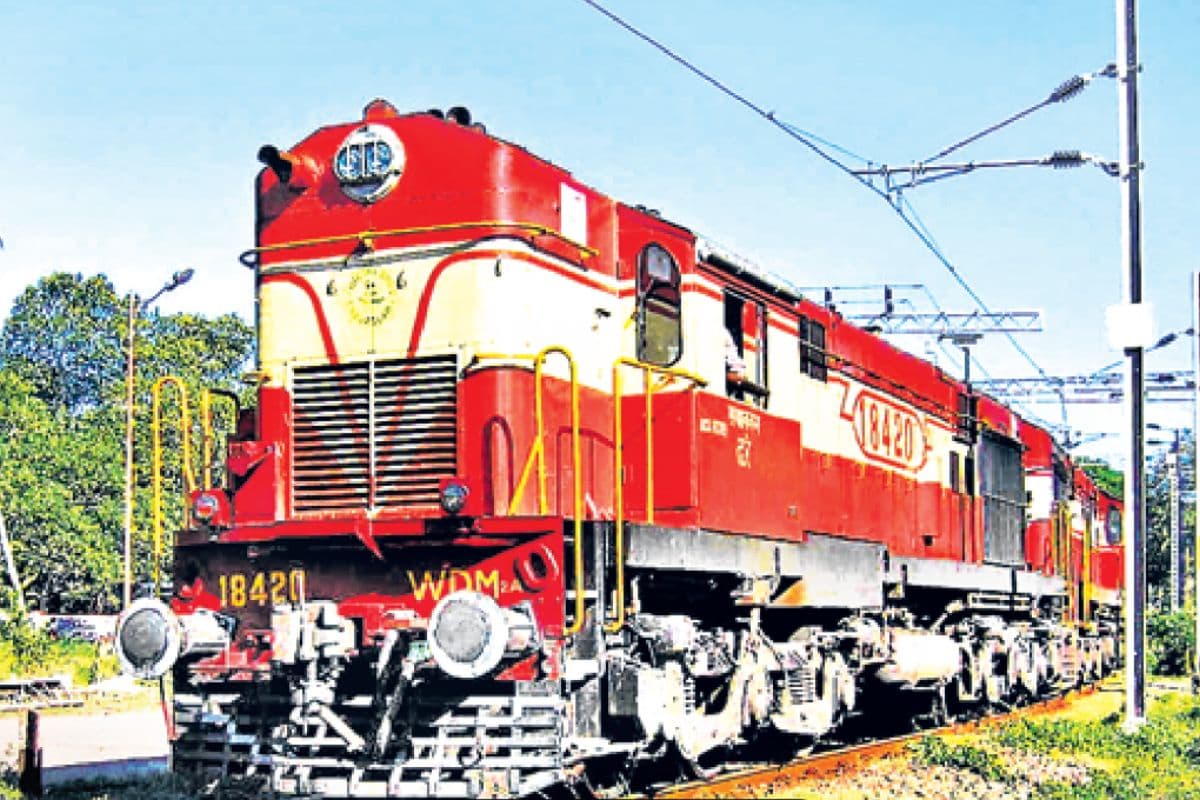 Muzaffarpur News: ट्रेन में एक सिगरेट ने उड़ा दी दर्जनों यात्रियों की नींद, बजने लगा अलार्म, मची अफरातफरी