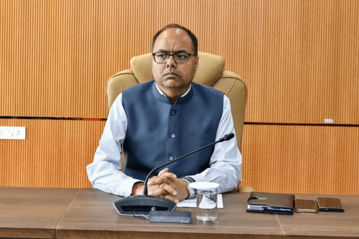 एक्शन मोड में पटना डीएम, एक साथ चार अधिकारियों की लगा दी क्लास!