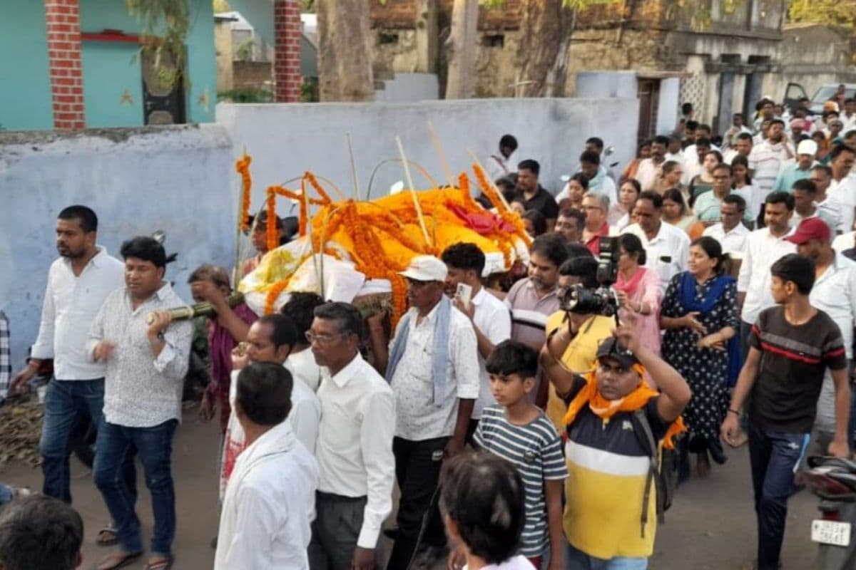 Gopalganj: बेटी की डोली से ठीक पहले उठी पिता की अर्थी, आंधी तूफान ने शादी वाले घर में मचाई तबाही