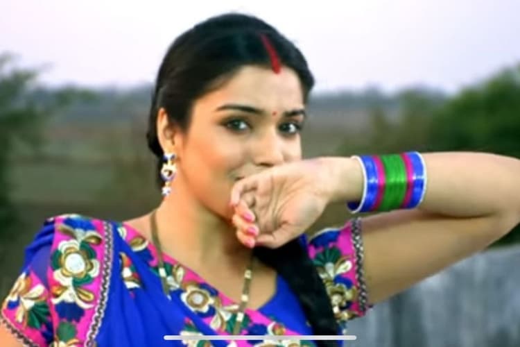 Bhojpuri Song: निरहुआ-आम्रपाली की जबरदस्त केमिस्ट्री ने मचाया तहलका, 'न जाने का हो गइल बाटे आज' गाना बना सोशल मीडिया सेंसेशन