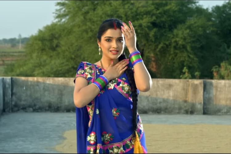 Bhojpuri Song: गर्दा मचा रही आम्रपाली और निरहुआ की जोड़ी, ‘ना जाने का हो गइल बाटे’ ने यूट्यूब पर मचाया धमाल