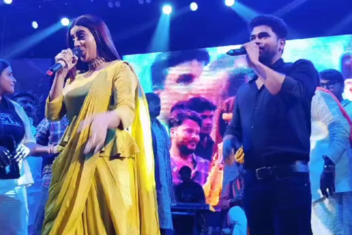 Video: मैं शेरनी का कलेजा लेकर आई हूं… पवन सिंह के गांव में अक्षरा सिंह का फूटा गुस्सा