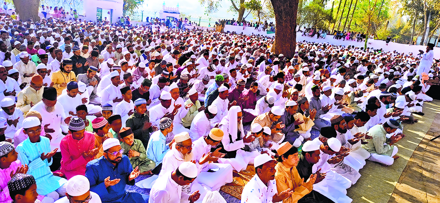 Sasaram news. अमन-चैन के साथ मांगी बरकत