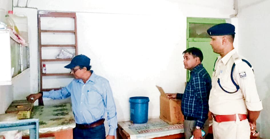 begusarai news : तेघड़ा में तीन निजी क्लिनिक व एक अल्ट्रासाउंड सेंटर सील