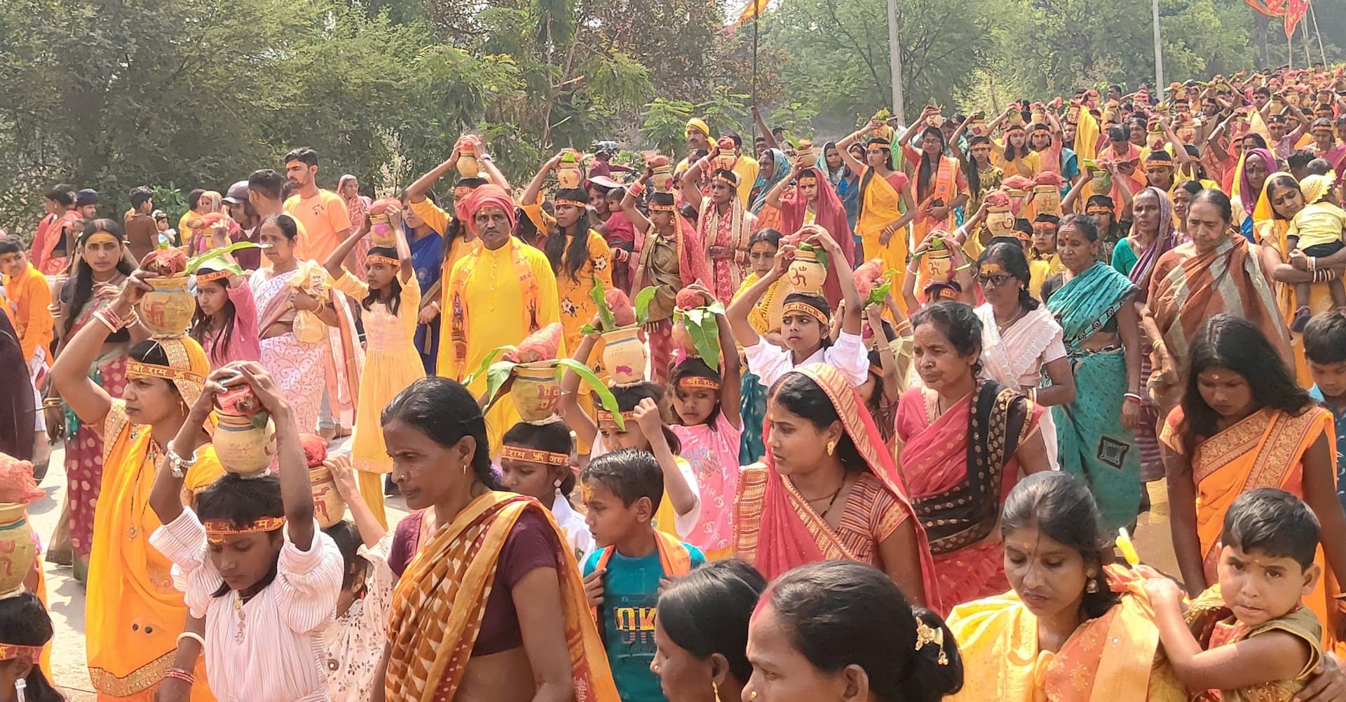 Bokaro News : श्रीराम महायज्ञ को लेकर निकली कलश यात्रा