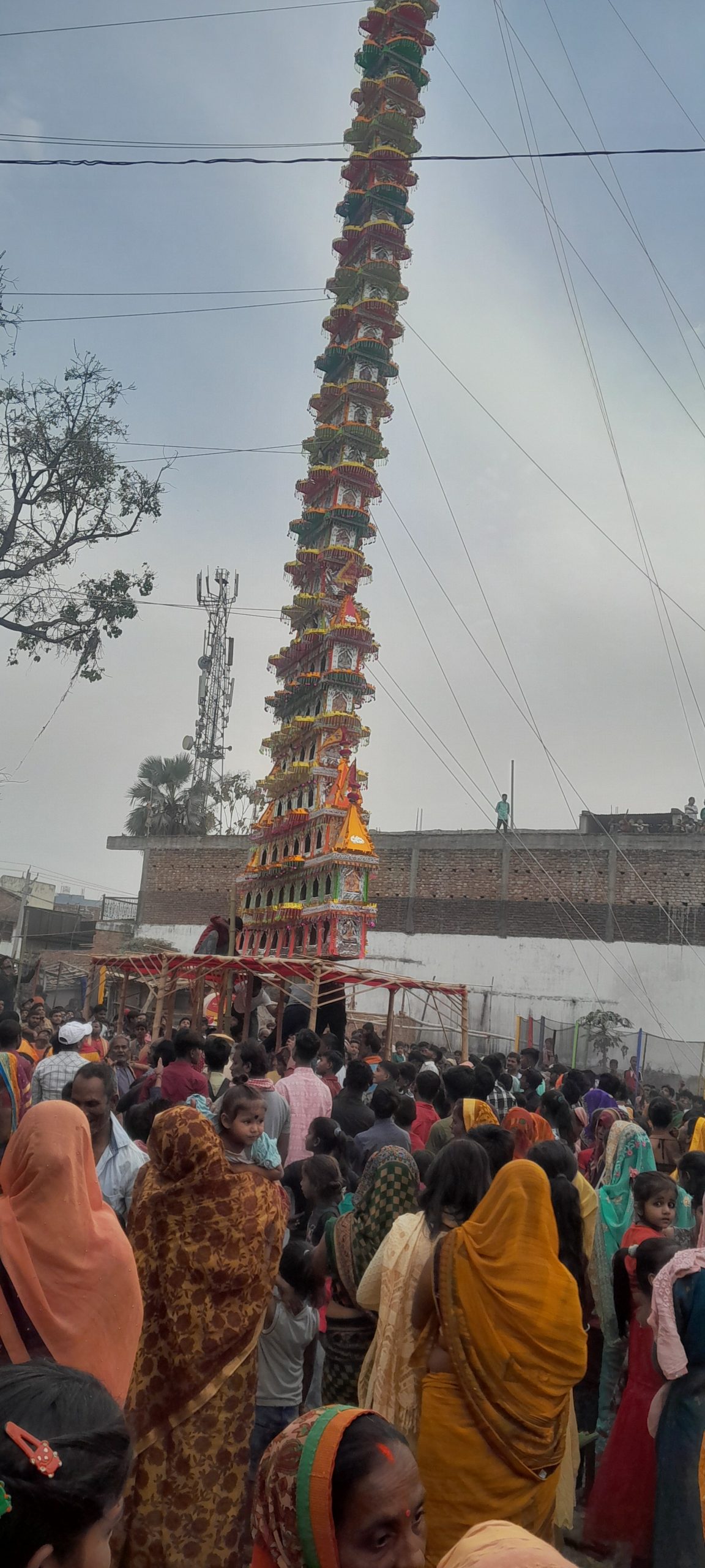Darbhanga News : सिमरी महावीर स्थान में स्थापित हुआ महावीरी झंडा, जायकारे से गूंजता रहा वातावरण