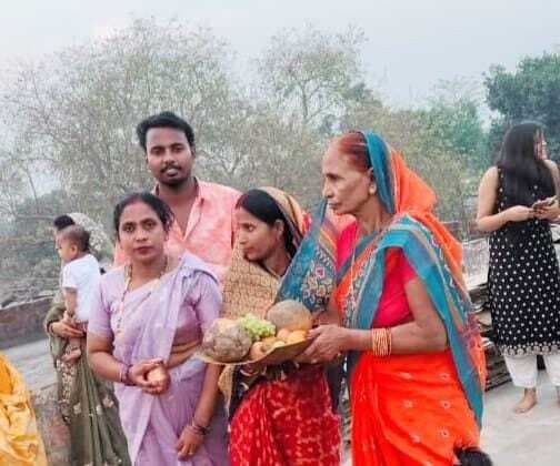 उदयीमान सूर्य को अर्घ्य के साथ चैती छठ का समापन