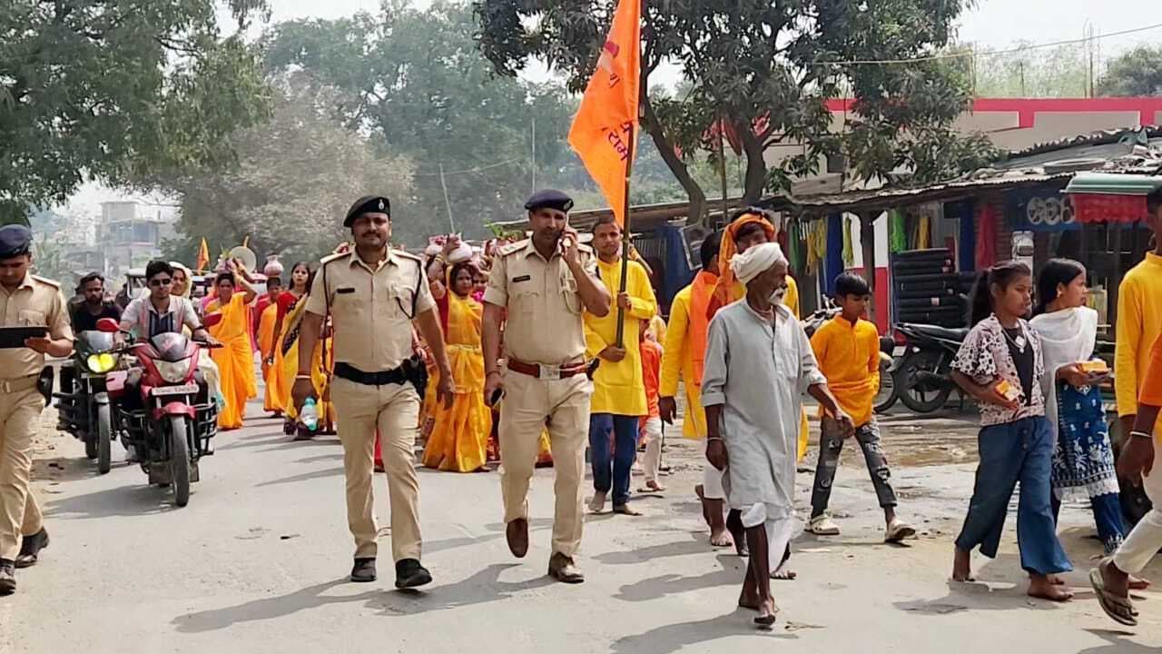 कलशयात्रा के साथ अखंड हरिनाम संकीर्तन का शुभारंभ