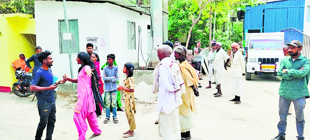 रेलवे लाइन के किनारे संदिग्ध हालात में बरामद हुई युवक की लाश