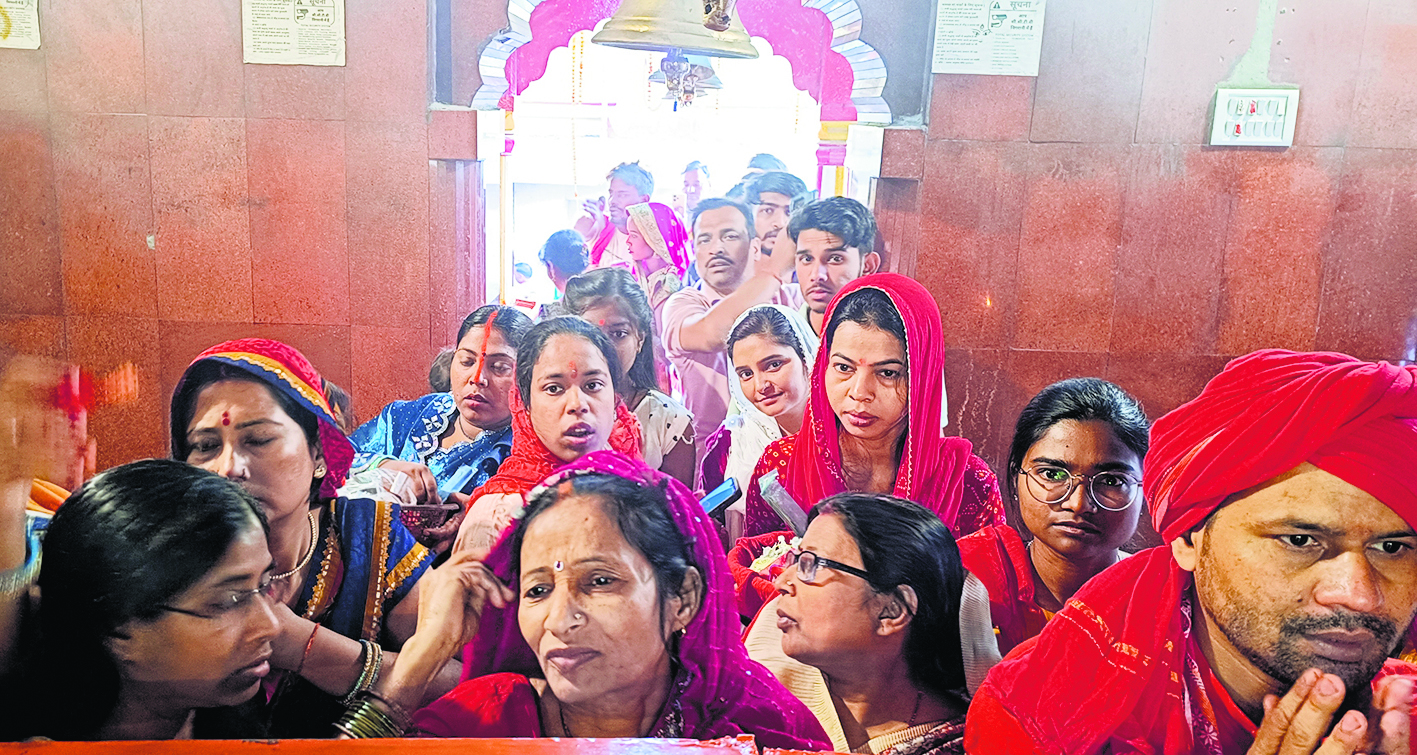 Chhapra News : आमी में मां अंबिका भवानी के पूजन व दर्शन को उमड़े भक्त