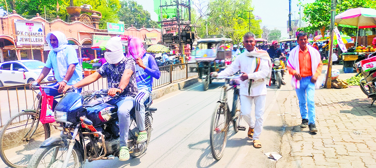 बेगूसराय में झुलसाने वाली गर्मी की हुई शुरुआत, प्यास बुझाने को हलकान हो रहे लोग