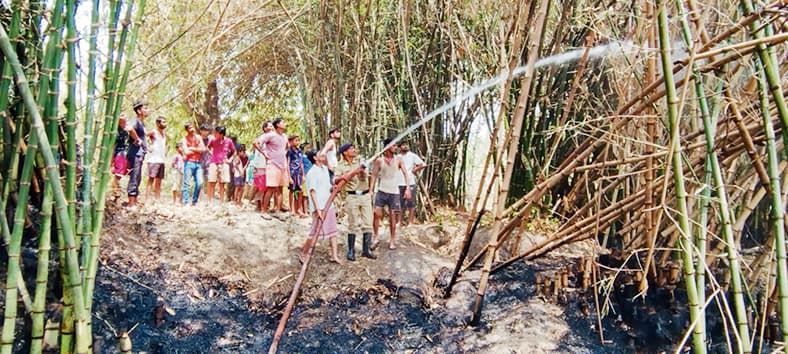 hajipur news. बांसबाड़ी में आग लगने से मची अफरातफरी