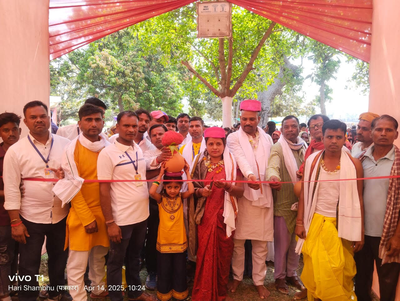 Madhubani News : सलहेश पूजा के लिए 151 कन्याओं ने निकाली शोभायात्रा