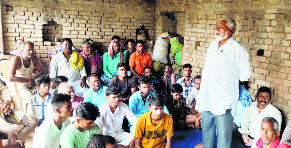 भगवानपुर में विभिन्न राजनीतिक दलों के कार्यकर्ताओं ने मनाया आंबेडकर जयंती