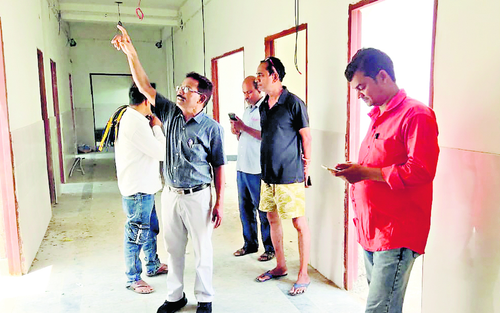 east singhbhum news: सीएचसी भवन में आयी दरार, डीसी ने लिया संज्ञान, सीएस से मांगी रिपोर्ट