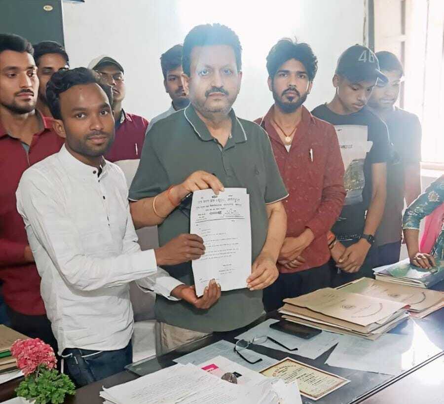 परीक्षा प्रपत्र भरने की तिथि बढ़ाते हुए घोषित की जाय परीक्षा की तिथि
