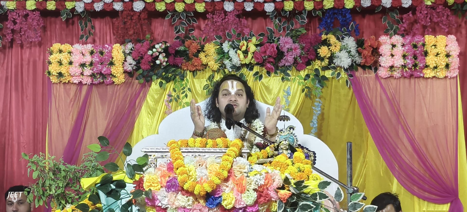 भक्तों का भाव अगर सच्चा हो तो भगवान देते हैं दर्शन : कथावाचक