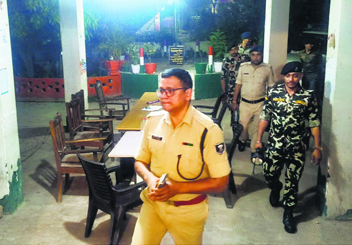 Hajipur News : ड्यूटी से गायब एसआइ और दो सिपाही को एसपी ने किया निलंबित