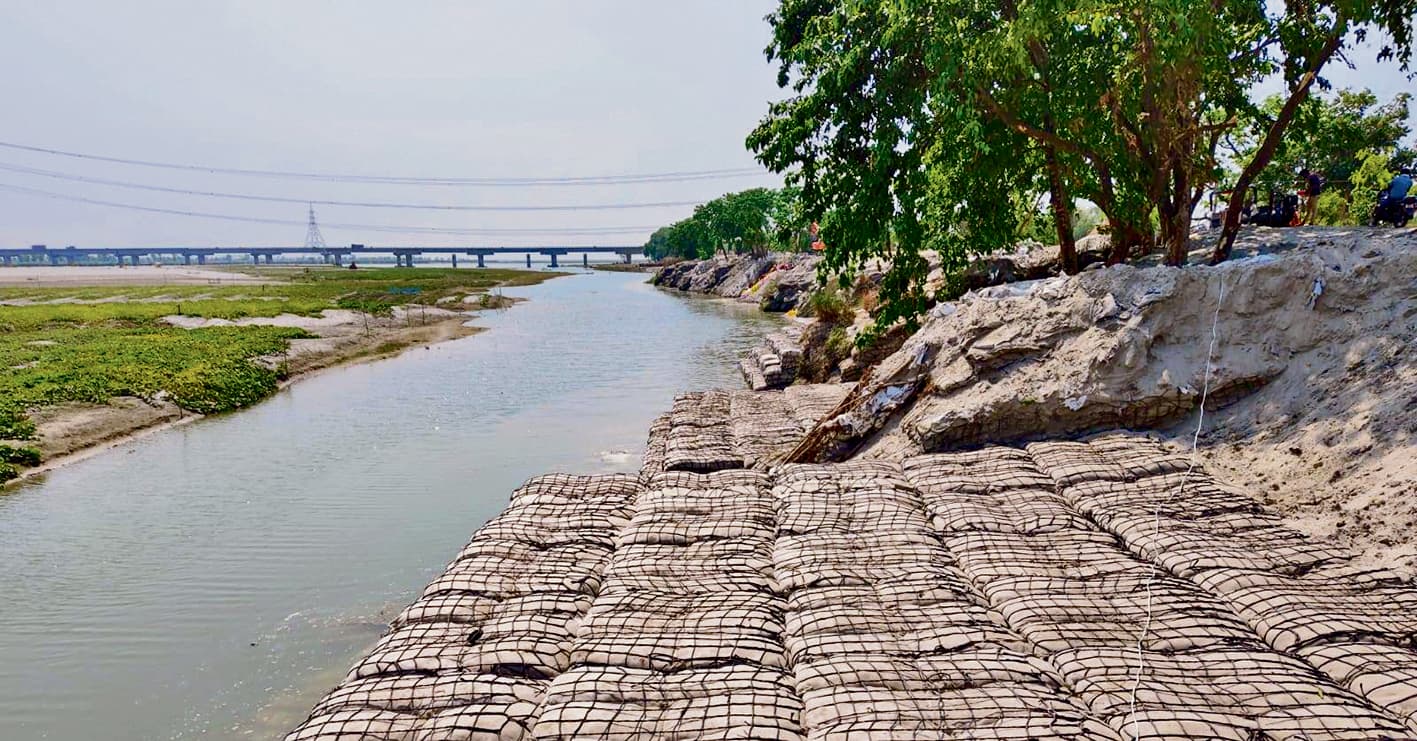 Gopalganj News : नारायणी की बाढ़ से बचाव के लिए दो प्रोजेक्ट पर 13.2 करोड़ की योजना से बचाव कार्य शुरू