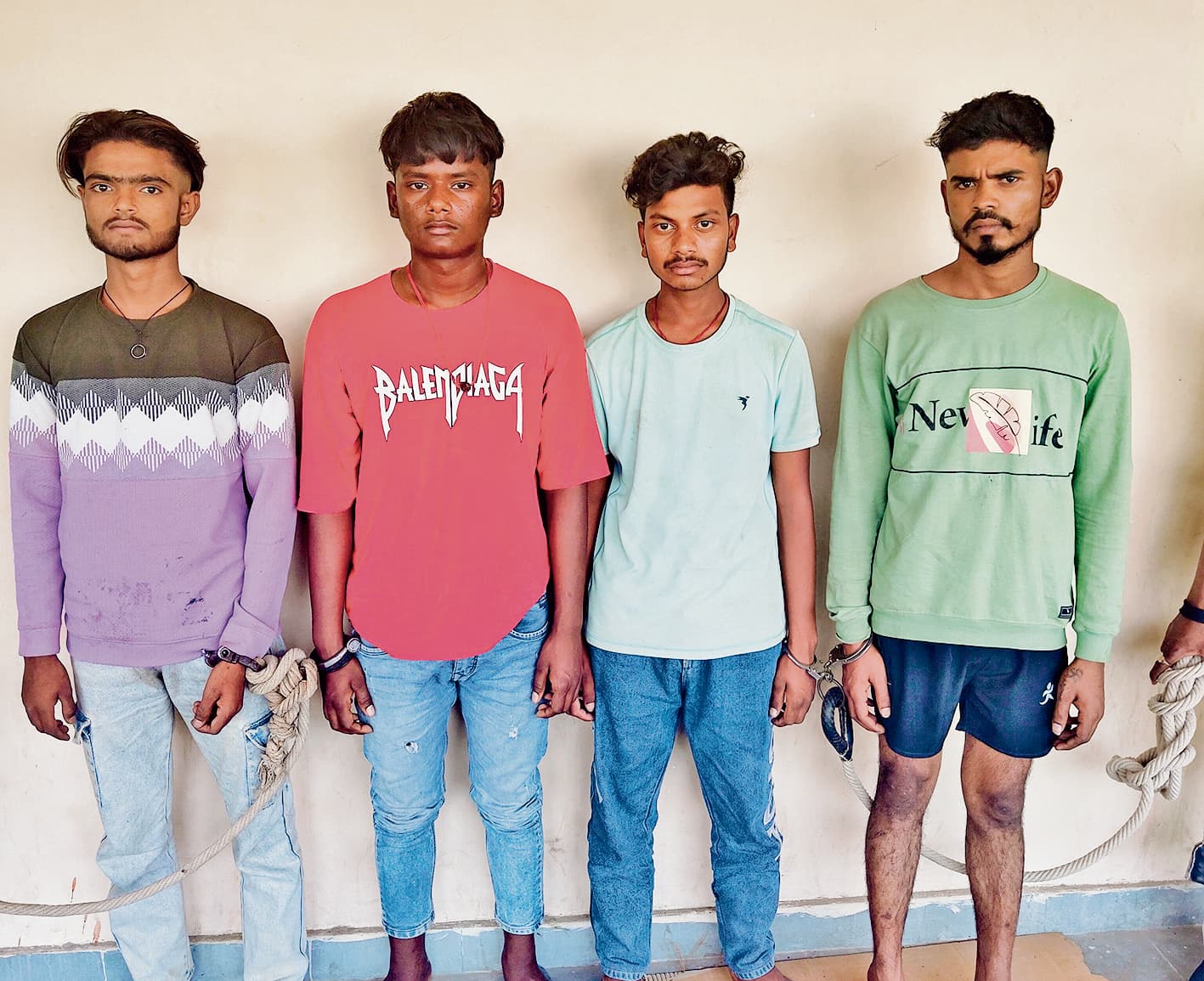 siwan news. अवैध हथियार रखने वाले गिरोह का खुलासा, चार गिरफ्तार