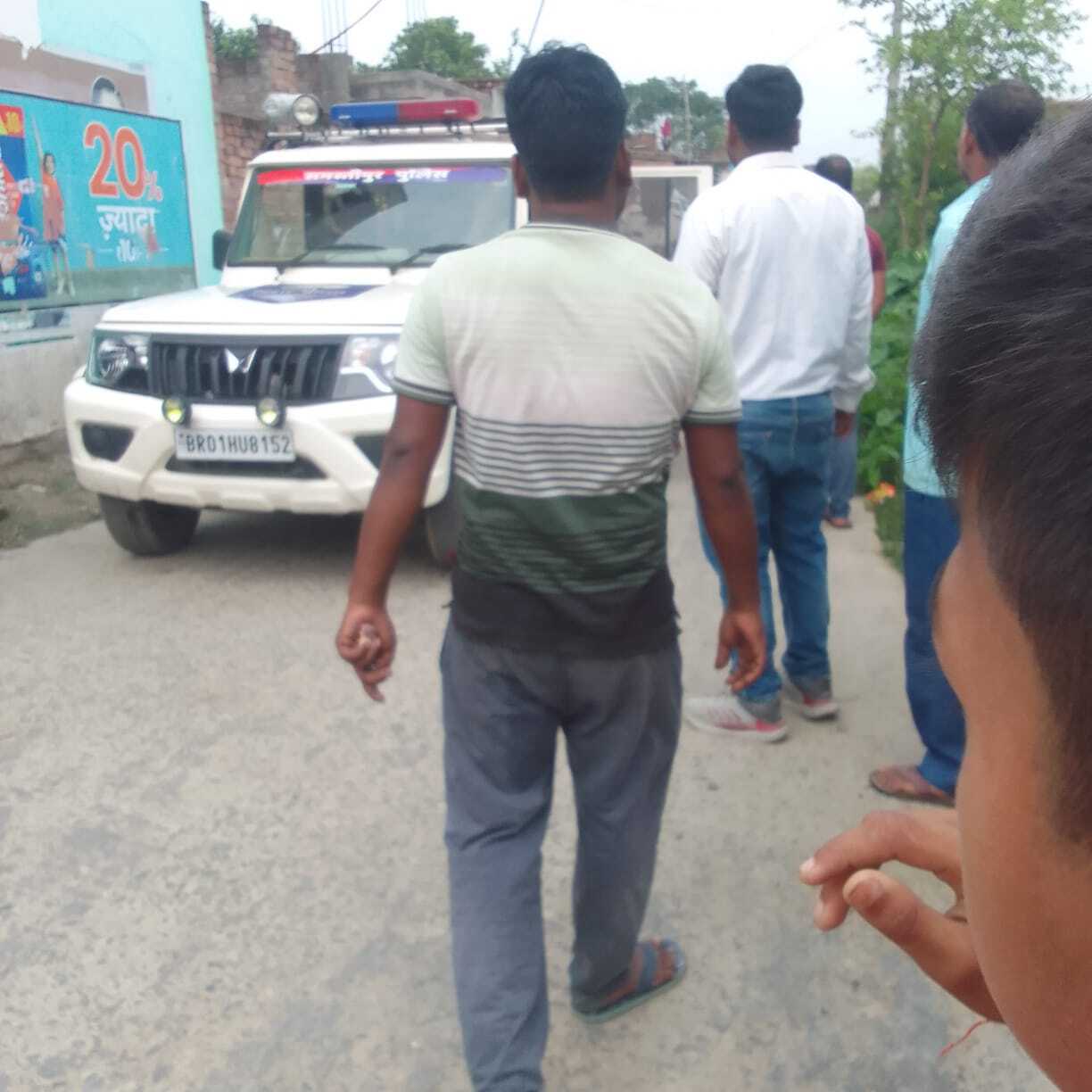 Panchayat Samiti member”s husband shot in Samastipur: गोविंदपुर गांव में पंसस पति पर फिर से चली गोली, घर में घुसकर बचाई जान