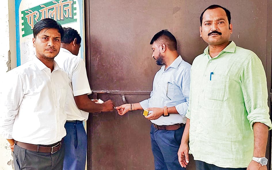 Saran News : नगरा में अवैध अल्ट्रासाउंड क्लिनिक पर छापा, किया गया सील